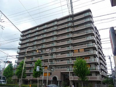 ファミール西院