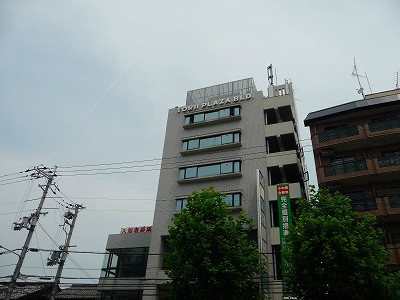 トリイプラザビル